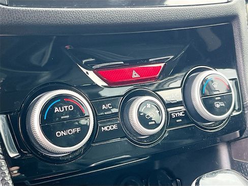 Used 2022 Subaru Forester Limited image 15