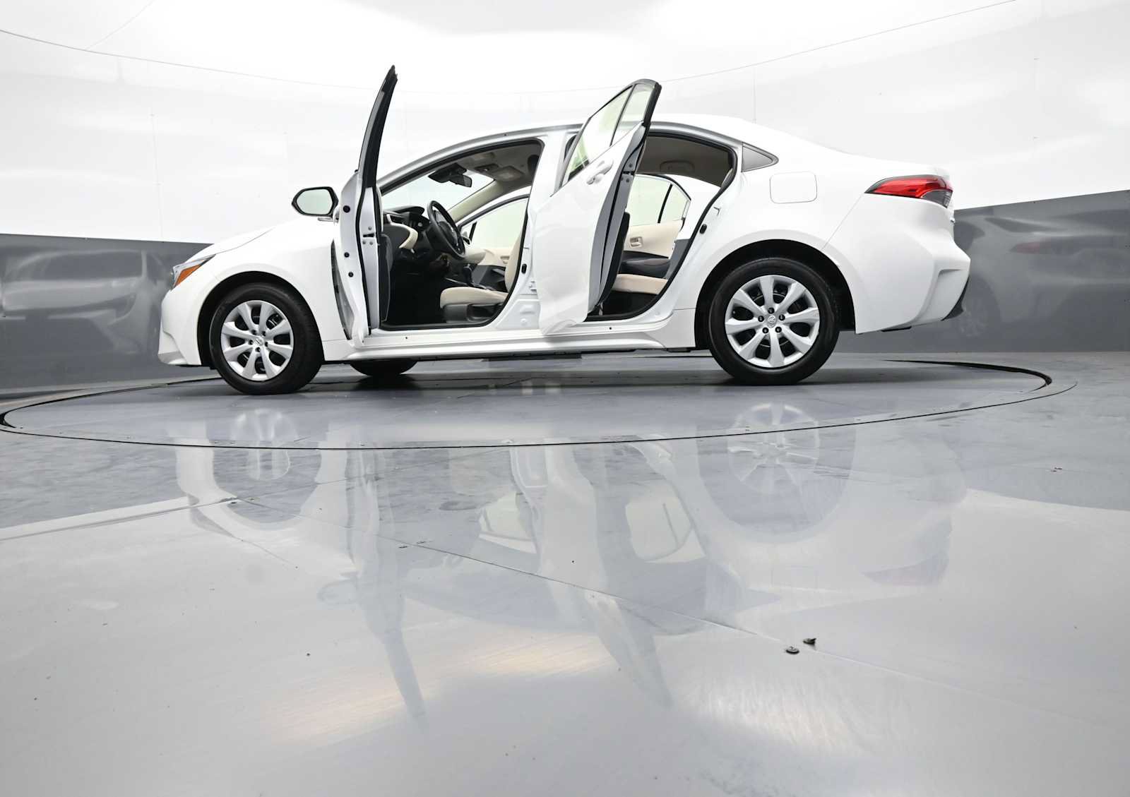 Used 2023 Toyota Corolla LE FWD image 47