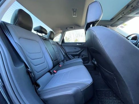 Certified 2025 Volkswagen Jetta SEL image 21