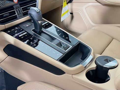 New 2025 Porsche Macan image 21