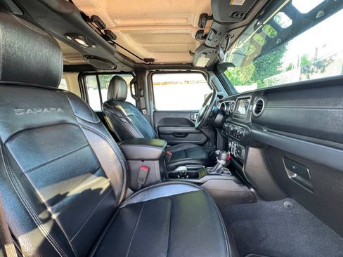 Used 2018 Jeep Wrangler Unlimited Sahara w/ Safety Group AWD/4WD image 41