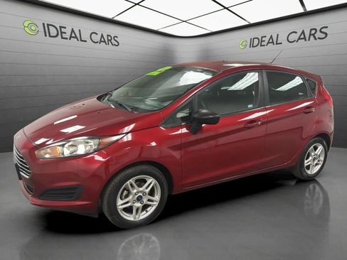 Used 2017 Ford Fiesta SE FWD image 1