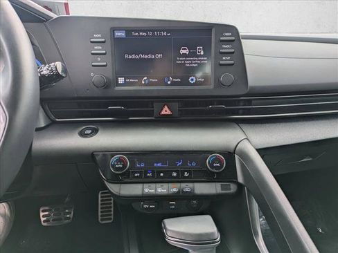 Certified 2025 Hyundai Elantra Sport FWD image 14