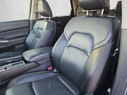 Used 2022 Nissan Pathfinder SL w/ SL Premium Package FWD image 17