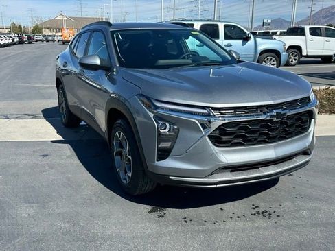 New 2026 Chevrolet Trax LT w/ Driver Confidence Package FWD image 28