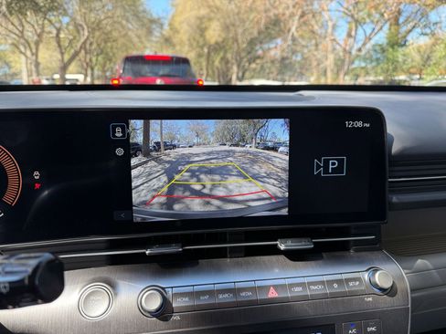 Used 2025 Hyundai Kona SEL image 17