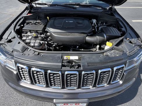 Used 2019 Jeep Grand Cherokee Laredo w/ Laredo X Package AWD/4WD image 22