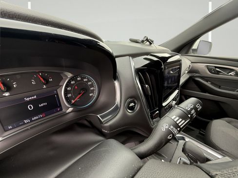 Used 2023 Chevrolet Traverse LT image 25