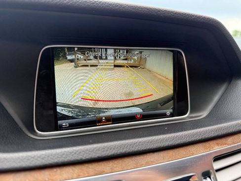 Used 2016 Mercedes-Benz E 350 4MATIC Sedan image 17