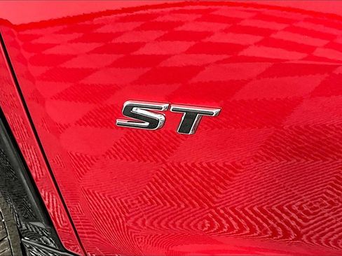 New 2026 Buick Enclave Sport Touring image 9