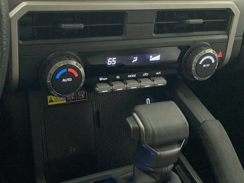 Used 2024 Toyota Tacoma SR5 w/ SR5 Upgrade Package AWD/4WD image 23