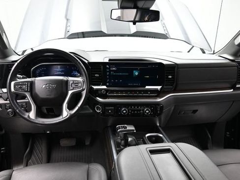 Used 2022 Chevrolet Silverado 1500 LT Trail Boss w/ LT Trail Boss Premium Package AWD/4WD image 16
