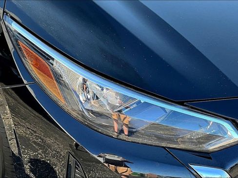 Used 2024 Nissan Sentra SV FWD image 31