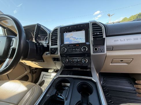 Used 2017 Ford F250 Lariat w/ Lariat Ultimate Package image 28