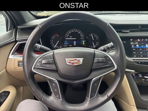 Used 2018 Cadillac XT5 Premium Luxury FWD image 12