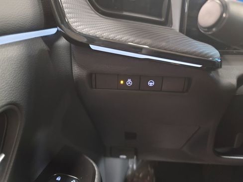 New 2025 Nissan Kicks SR w/ SR Premium Package image 16