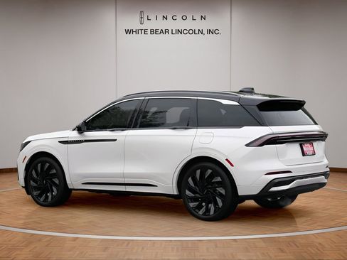 Used 2025 Lincoln Nautilus Black Label w/ Jet Appearance Package AWD/4WD image 7
