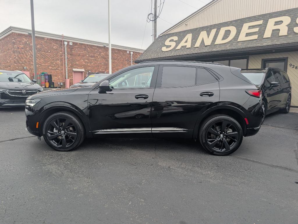 Used 2023 Buick Envision Essence w/ Technology Package I AWD/4WD image 2