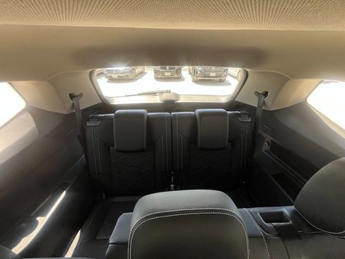 Certified 2025 Volkswagen Atlas SE image 14