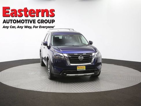 Used 2023 Nissan Pathfinder SL AWD/4WD image 52