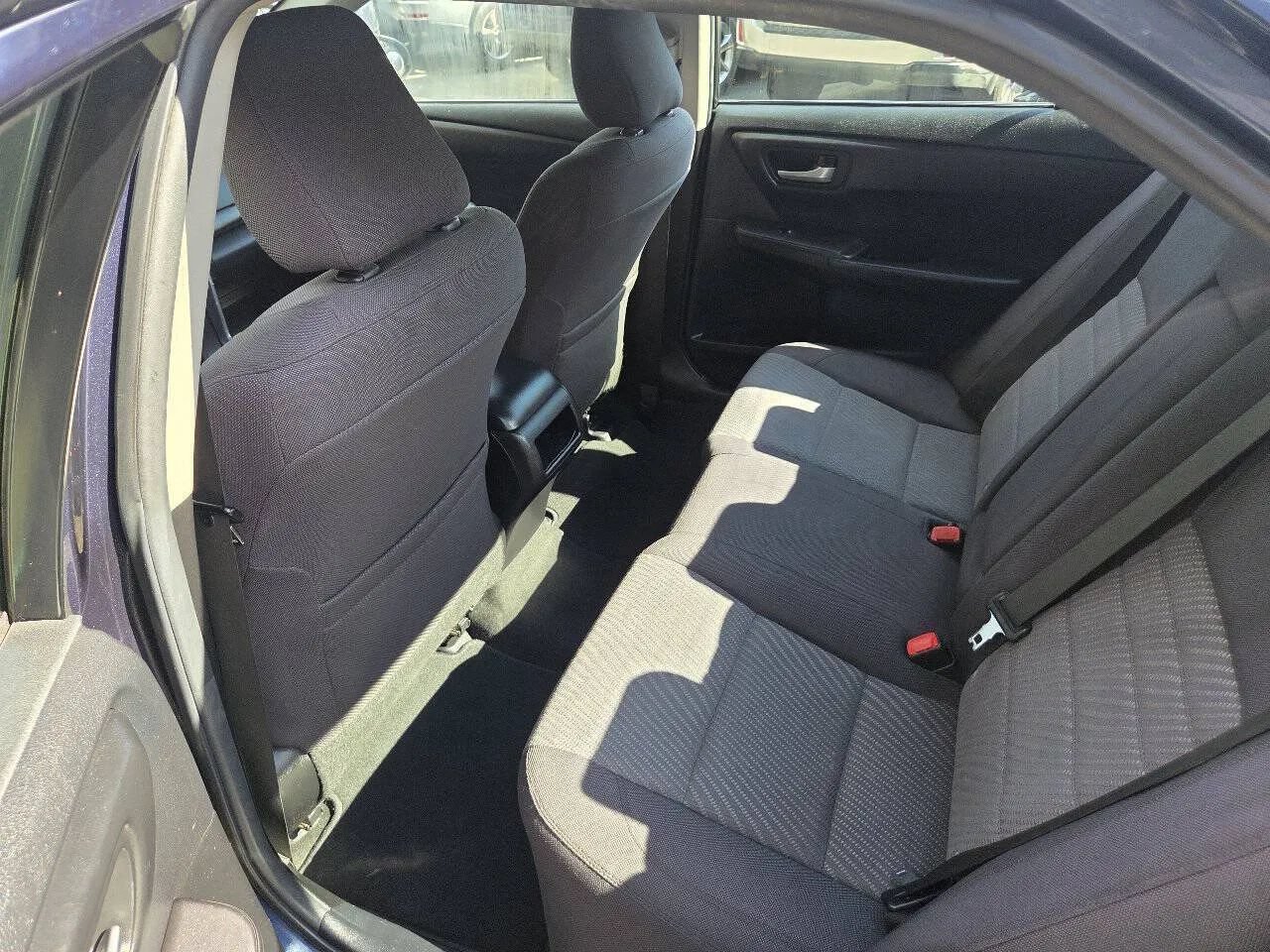 Used 2015 Toyota Camry LE FWD image 39