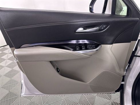 Used 2022 Cadillac XT4 Luxury w/ LPO, ONYX Package image 23