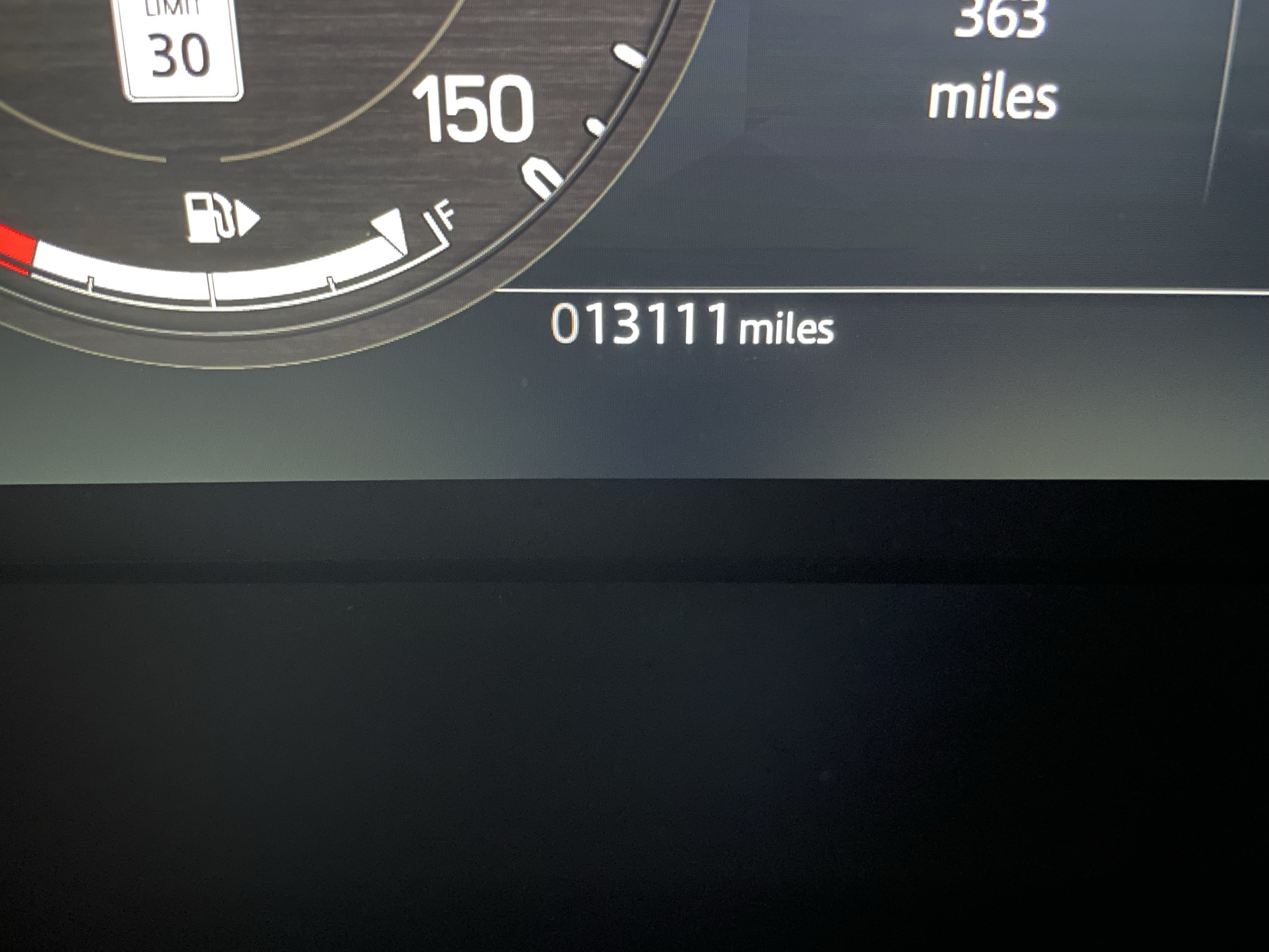 Used 2025 Land Rover Defender 110 X-Dynamic SE AWD/4WD image 25