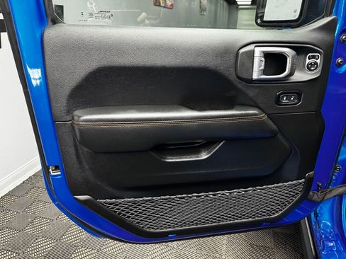 Used 2023 Jeep Gladiator Mojave w/ Cold Weather Group image 37