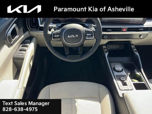 New 2025 Kia Sorento EX image 4