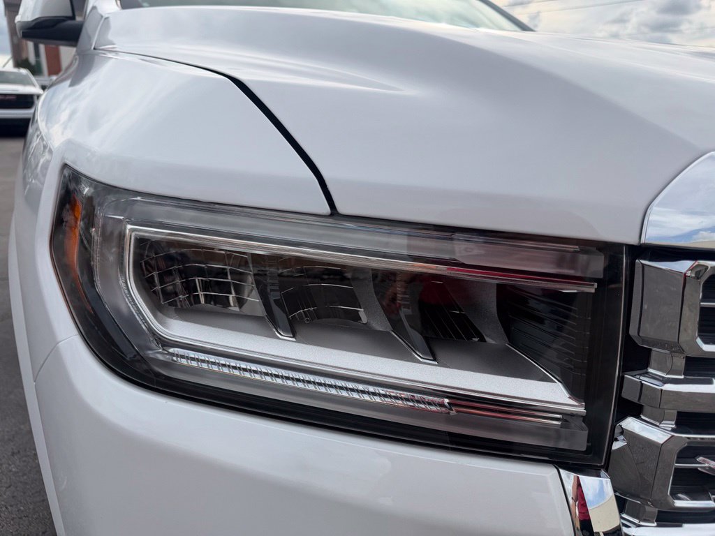 Used 2021 GMC Acadia Denali w/ Denali Technology Package FWD image 6