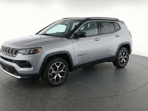 Used 2025 Jeep Compass Limited AWD/4WD image 3