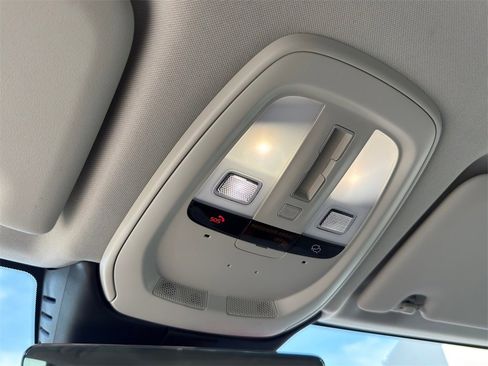 Used 2023 Volvo XC60 B5 Plus w/ Protection Package Premier image 19