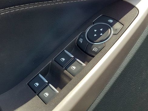 Used 2023 Ford Explorer XLT RWD image 25