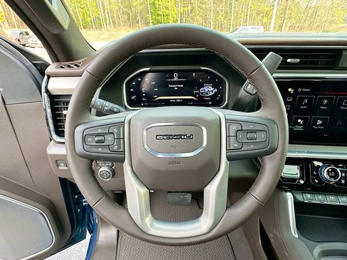 New 2026 GMC Sierra 2500 Denali w/ Denali Reserve Package image 18