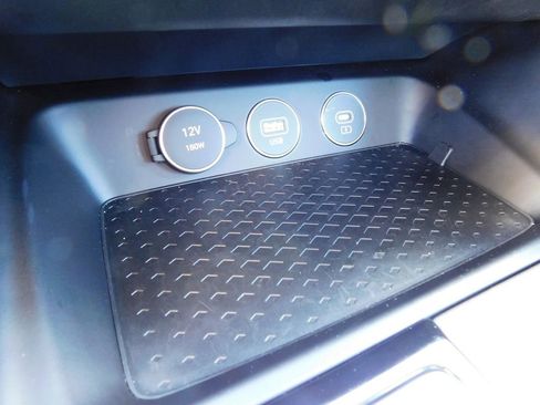 Used 2026 Genesis G70 2.5T image 24