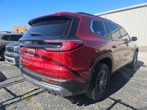 Used 2025 GMC Acadia Elevation image 2