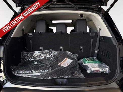 New 2026 Nissan Pathfinder SL w/ SL Premium Package FWD image 31