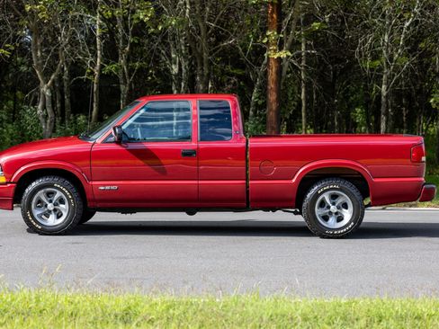 Used 2001 Chevrolet S10 Pickup LS w/ Preferred Equipment Group RWD image 16