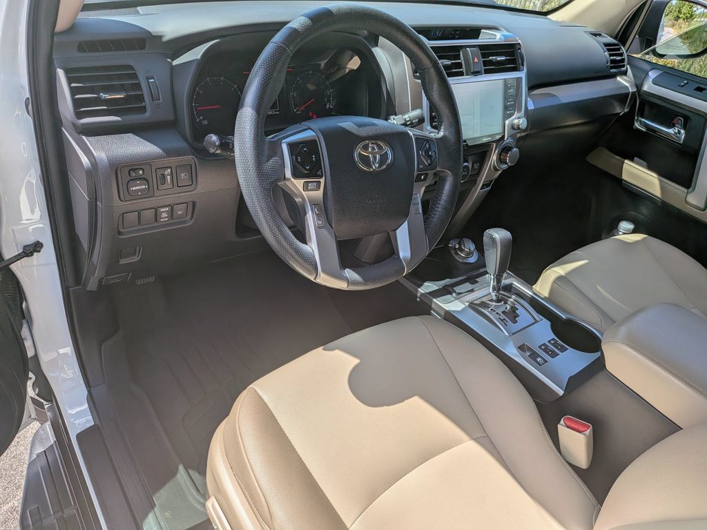 Used 2022 Toyota 4Runner SR5 Premium w/ Moonroof Package AWD/4WD image 12