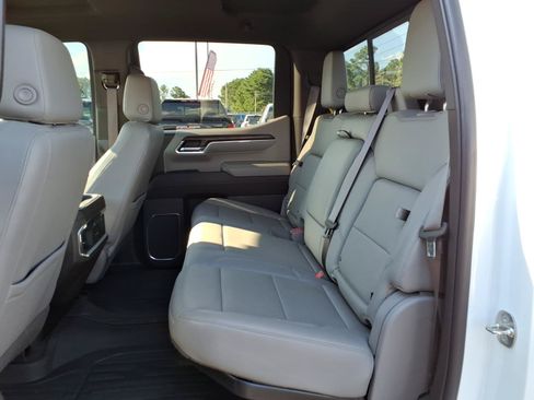 Used 2023 GMC Sierra 1500 SLT w/ SLT Premium Plus Package AWD/4WD image 23