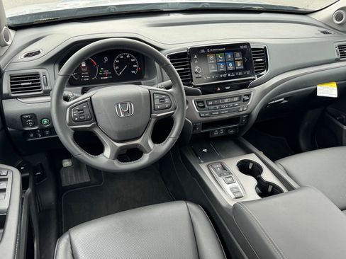 Used 2025 Honda Ridgeline RTL image 11