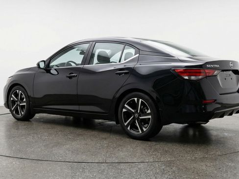 Used 2025 Nissan Sentra SV image 6