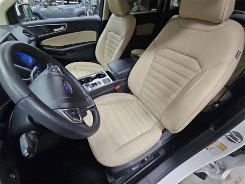 Used 2022 Ford Edge SEL w/ Convenience Package image 14