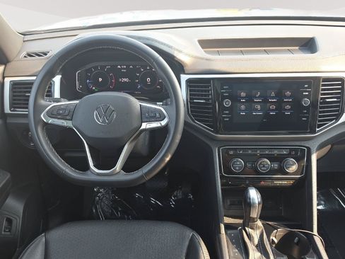 Certified 2023 Volkswagen Atlas Cross Sport SE w/ Panoramic Sunroof Package AWD/4WD image 14