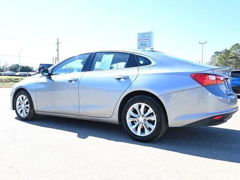 Used 2023 Chevrolet Malibu LT image 2