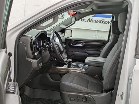 Used 2023 Chevrolet Silverado 1500 RST image 4