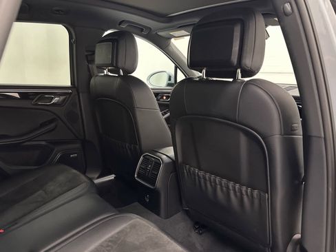 Used 2021 Porsche Macan AWD/4WD image 20