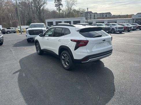 New 2026 Chevrolet Trax LT w/ Driver Confidence Package image 16