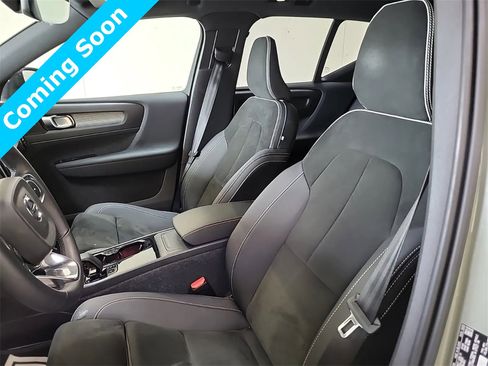 Used 2022 Volvo XC40 P8 Recharge Ultimate image 8