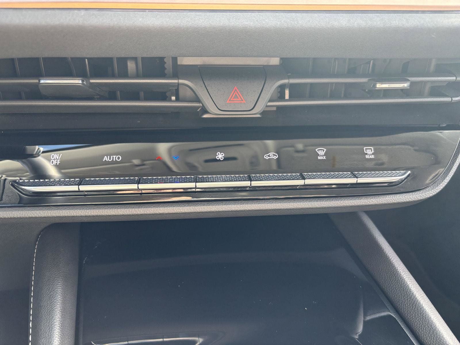 Used 2024 Buick Envision Sport Touring AWD/4WD image 27